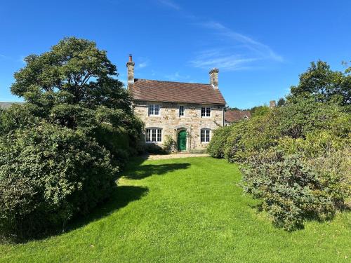 Staplefield House | Detach Sandstone Cottage, Sleeps 6, 2 x King Size, 2 x Singles