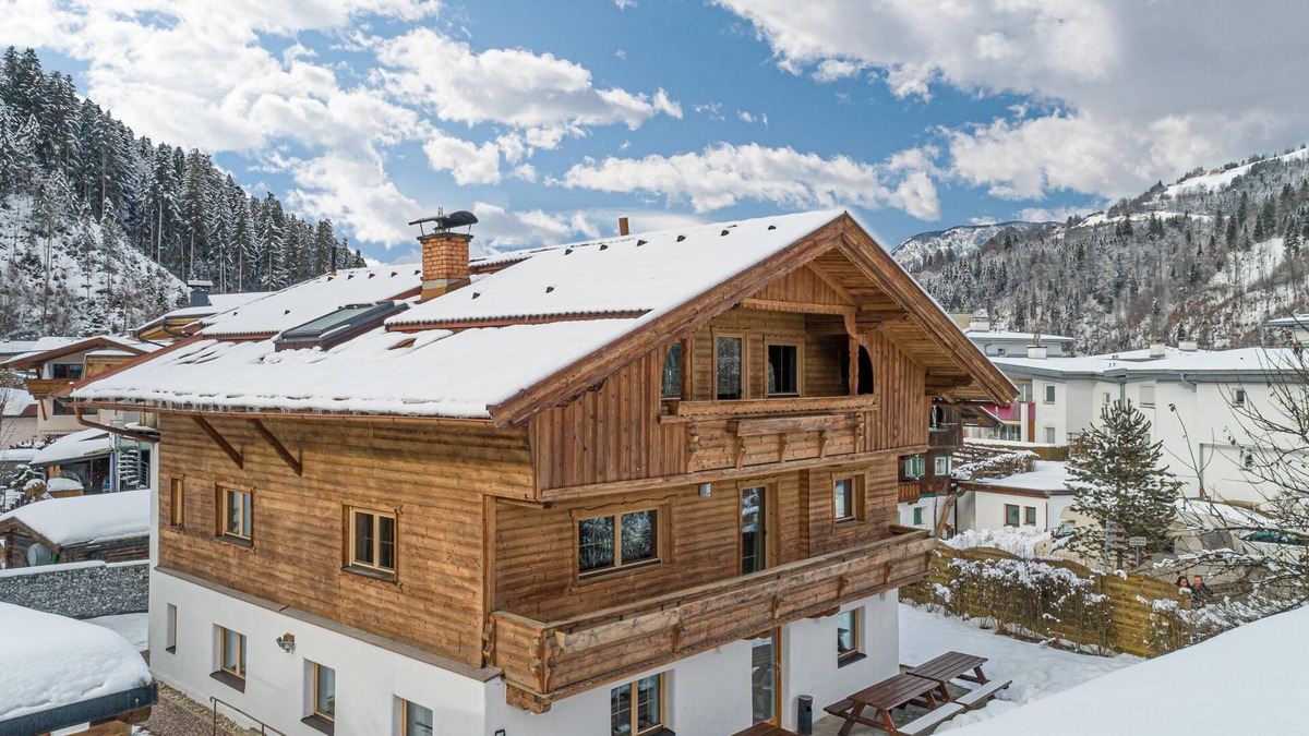 Hopfgarten im Brixental Ski Chalet | Detached chalet with sauna and sunny terrace facing south