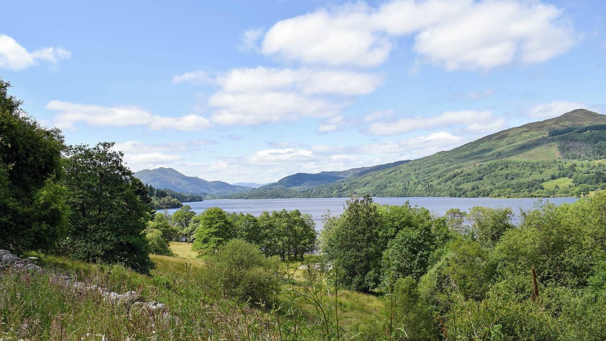 Callander Cottage | Detached cottage for 3 overlooking Loch Lubnaig within the Loch Lomond & Trossachs National Park.