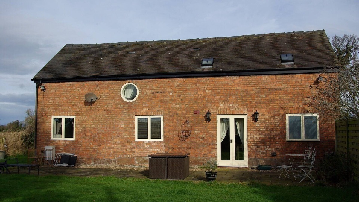 Nantwich House | Detached 3-bed, 3 bath Barn In Burland, Nantwich, Family Friendly, Pets Welcome