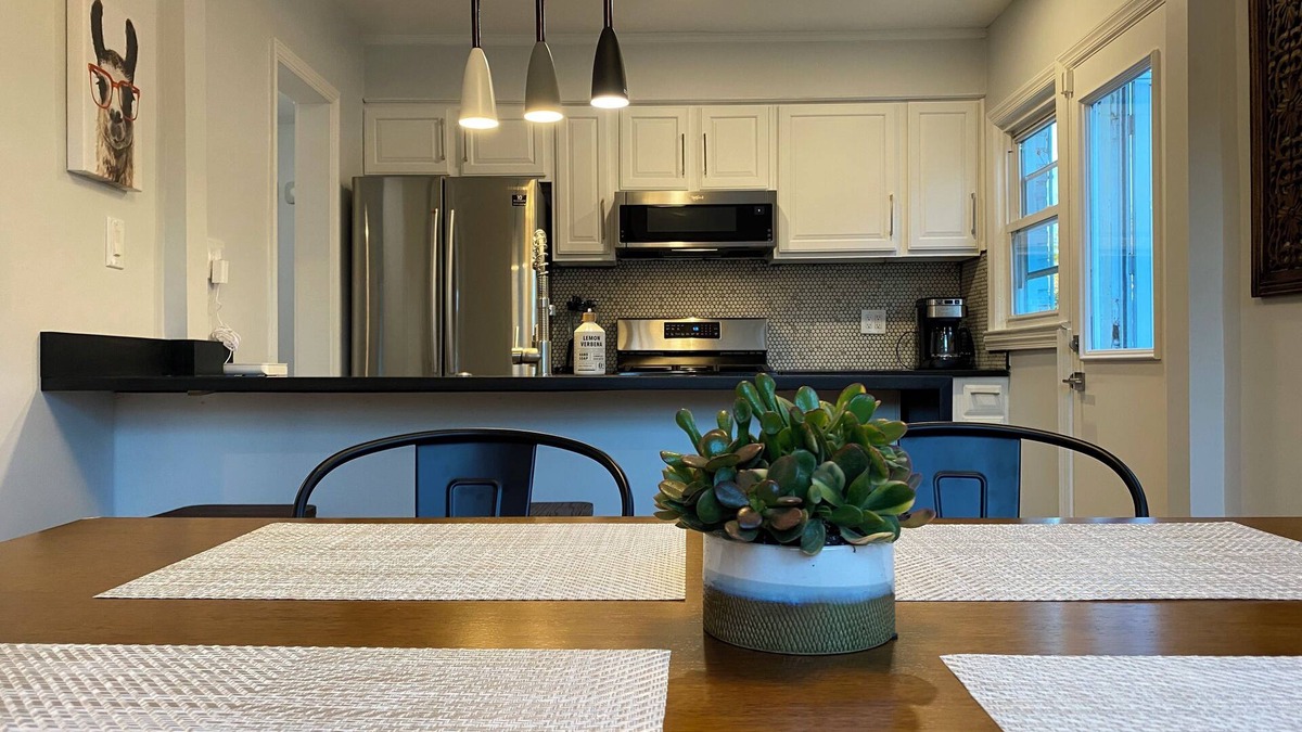 Langdon House | Detached 5-bedroom house w/off-street parking