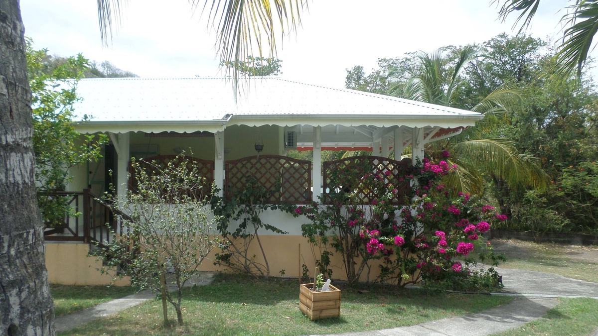 Bas Vent Villa | Detached apartment in villa
