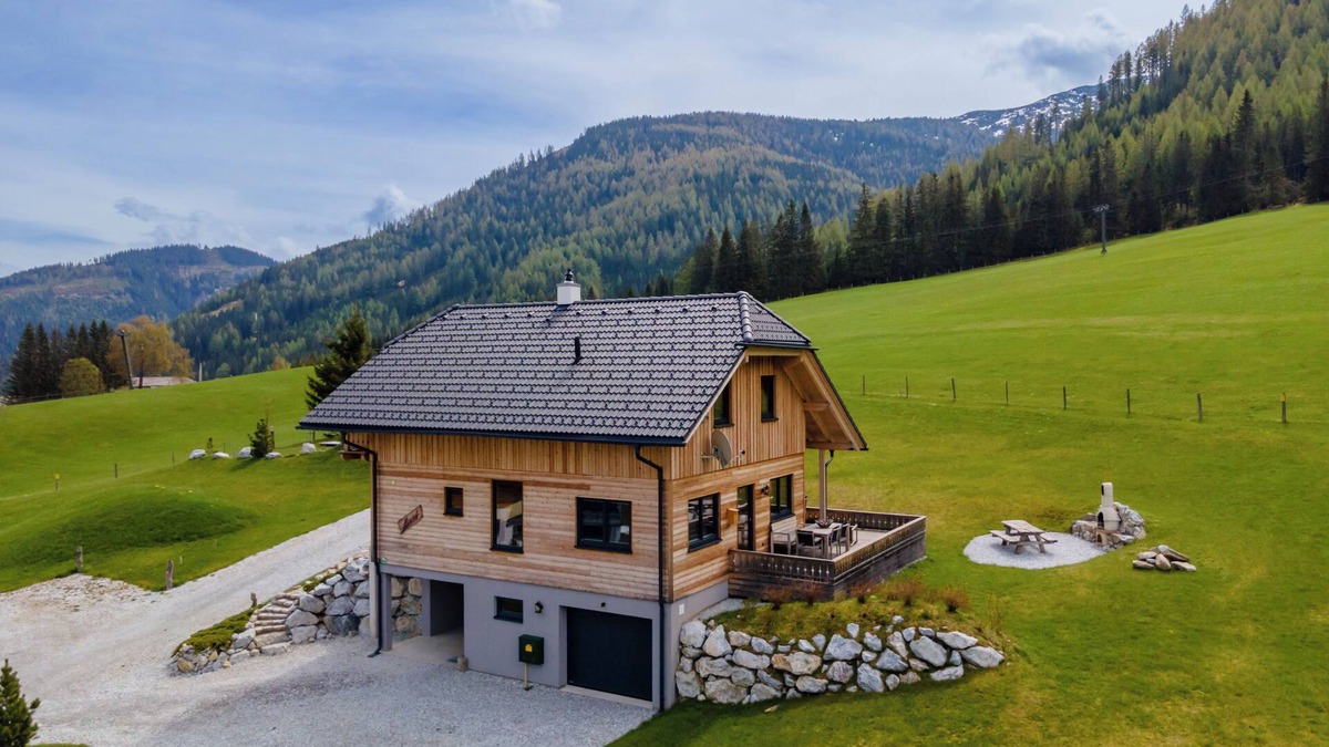 Hohentauern Ski Chalet | Detached Chalet ski in-ski out with sauna