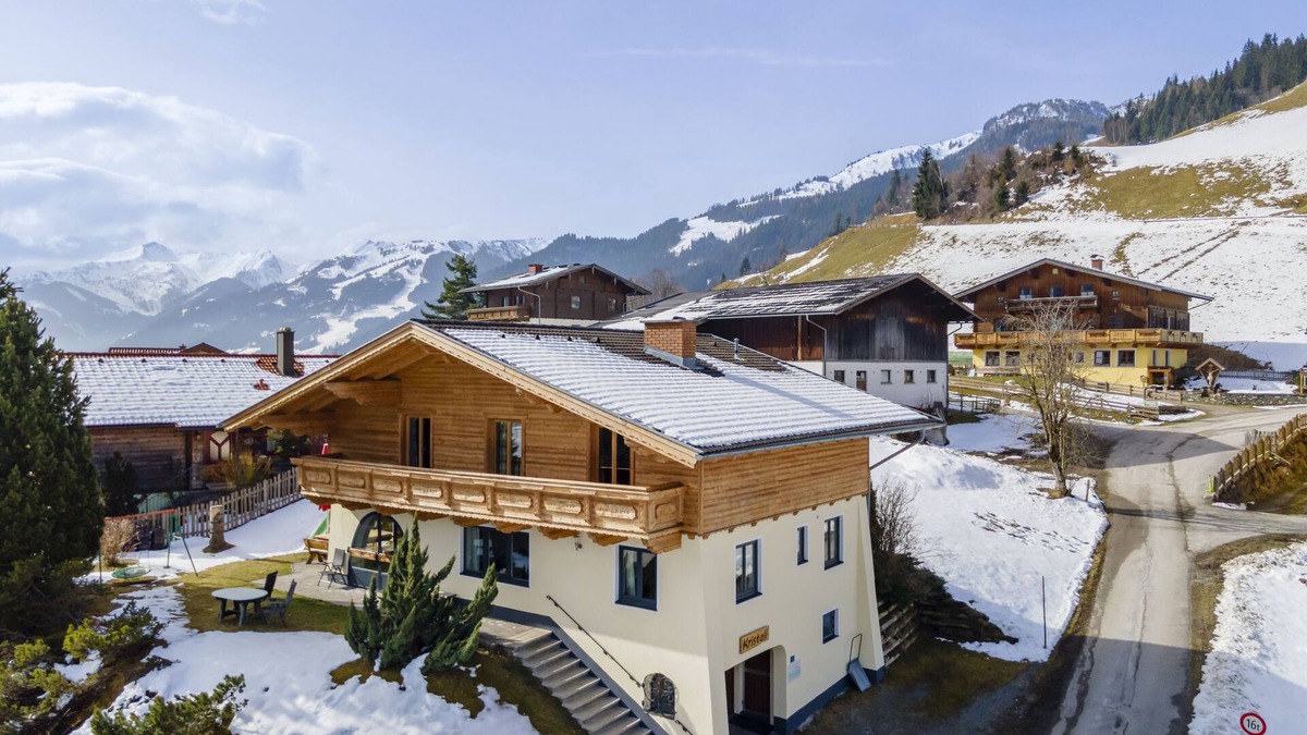 Grossarl Ski Chalet | Detached chalet with garden, wellness and views