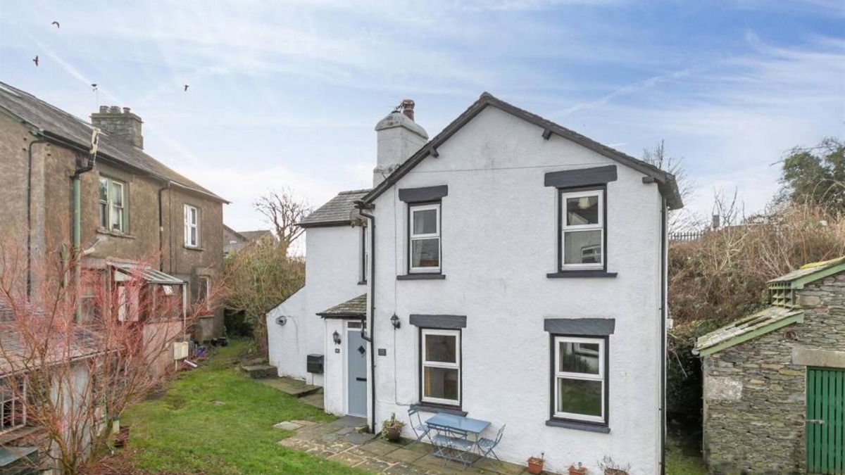 Staveley Cottage | Detached cottage in the popular Lakeland village of Staveley, nr Windermere FREE WiFi