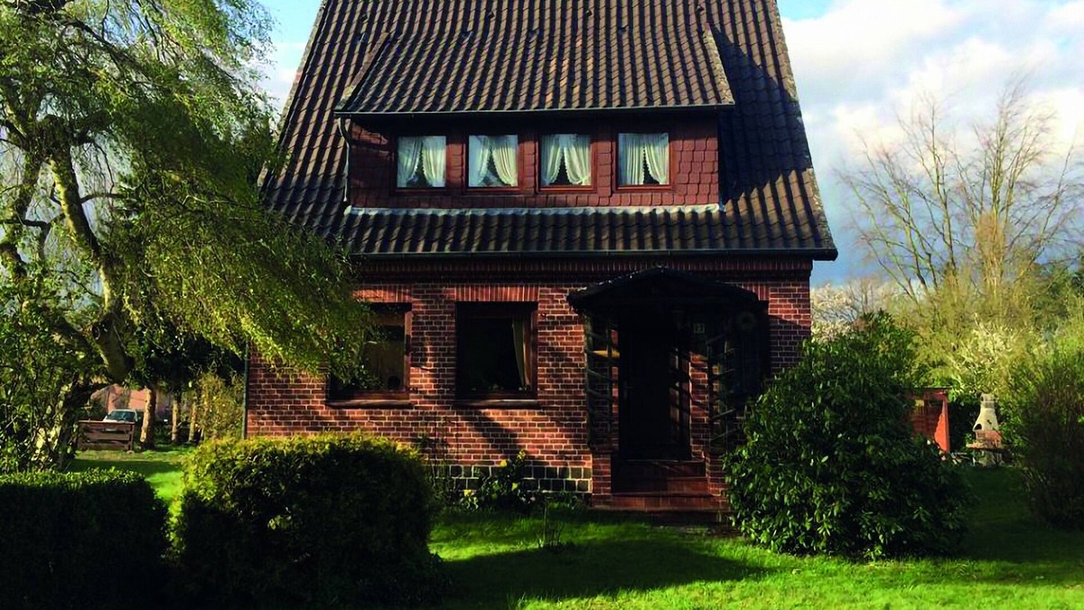 Bergen House | Detached, cozy holiday home with a big garden