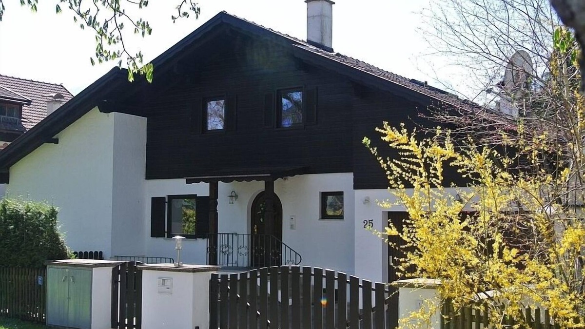 Sonnenbichl House | Detached cottage in a fantastic location in Garmisch-Partenkichen