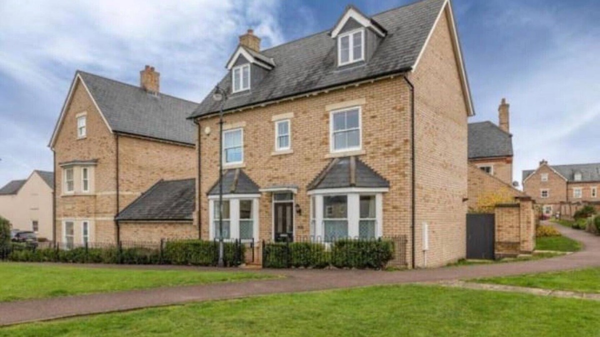 Willian House | Detached Family House With Private Garden