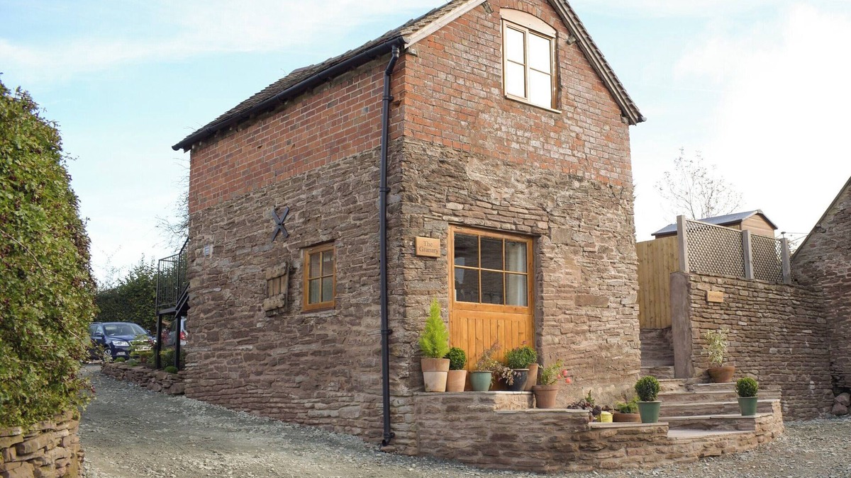 Clee Saint Margaret Cottage | Detached former granary, the perfect base to explore Shropshire.