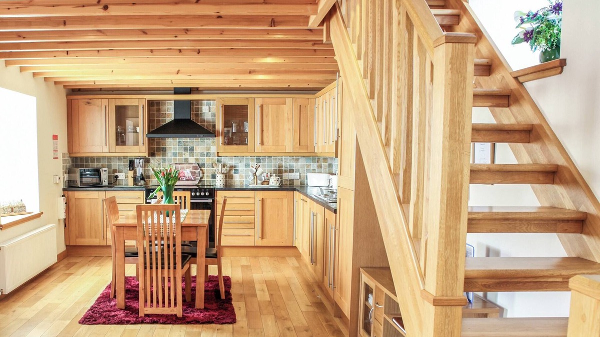 Ullapool Cottage | Detached former croft cottage set in 8 acres of unspoilt hillside amidst stunning scenery.