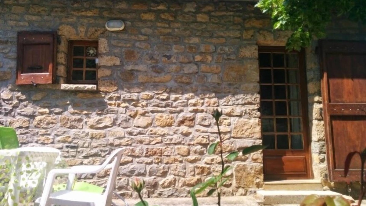 Quezac House | Detached house with garden in the village of Quézac