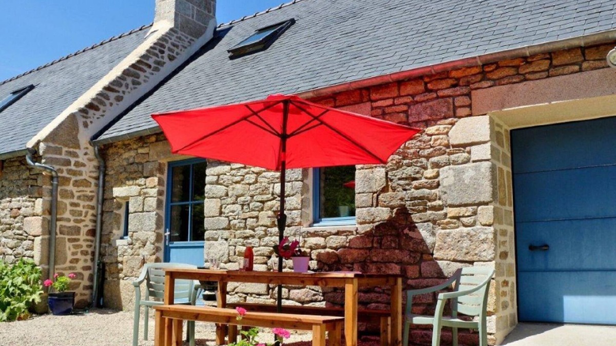 Plobannalec-Lesconil Cottage | Detached house, located in a calm and soothing place.
