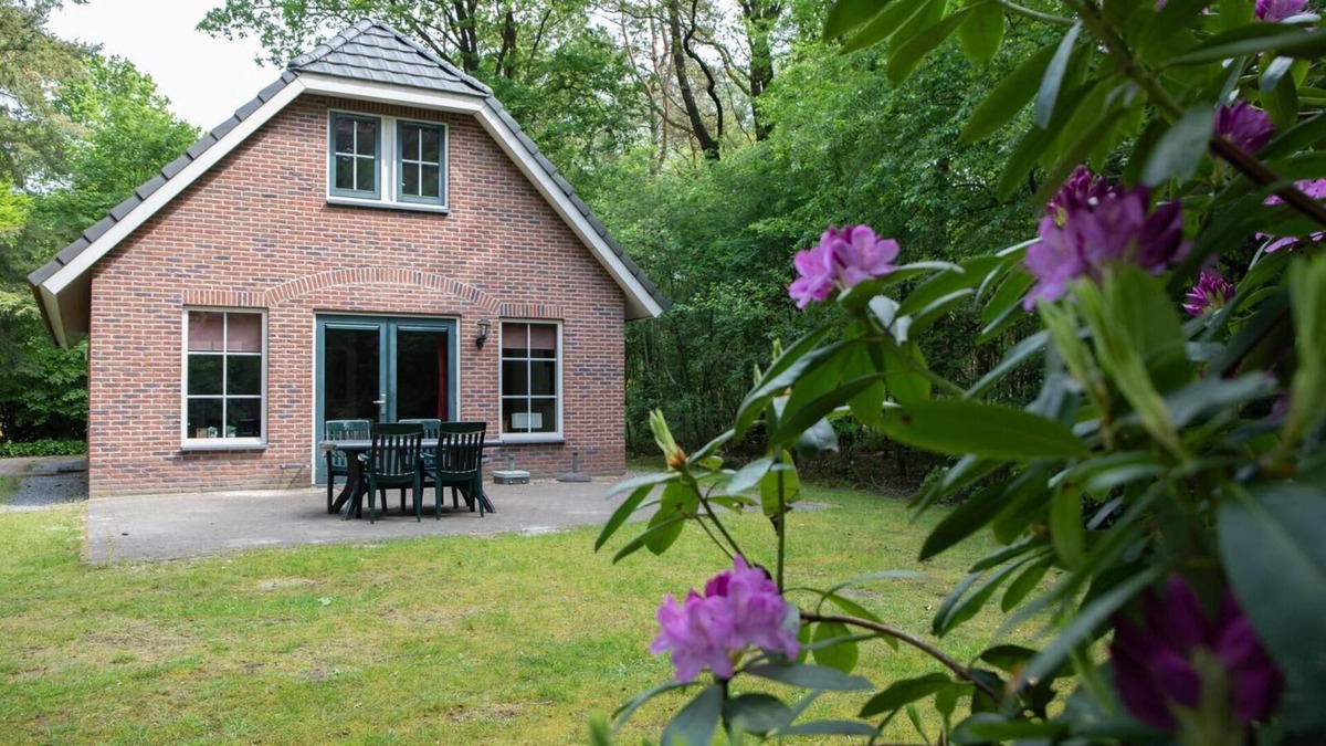 Hooghalen House | Detached holiday home, perfect for families and groups in Drenthe.
