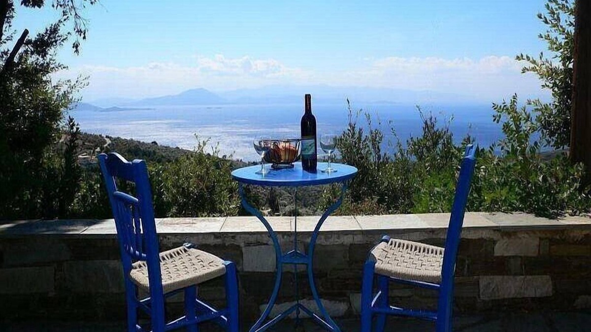 Afetai House | detached holiday house, calmly located in an olive grove
