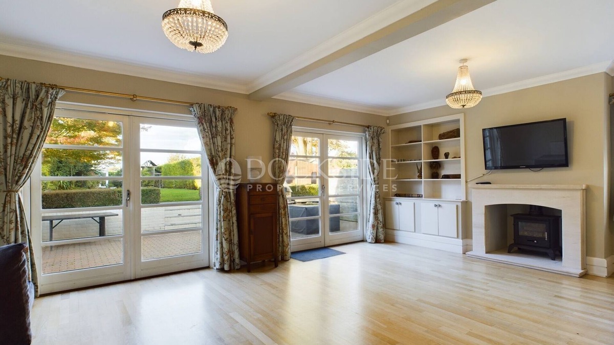 Rochester House | Detached Home close to wedding venues and Rochester, 35mins to London on train.