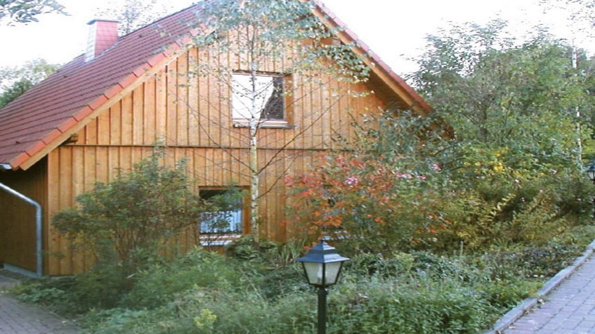 Bellersen House | Detached Home in Germany with Loggia