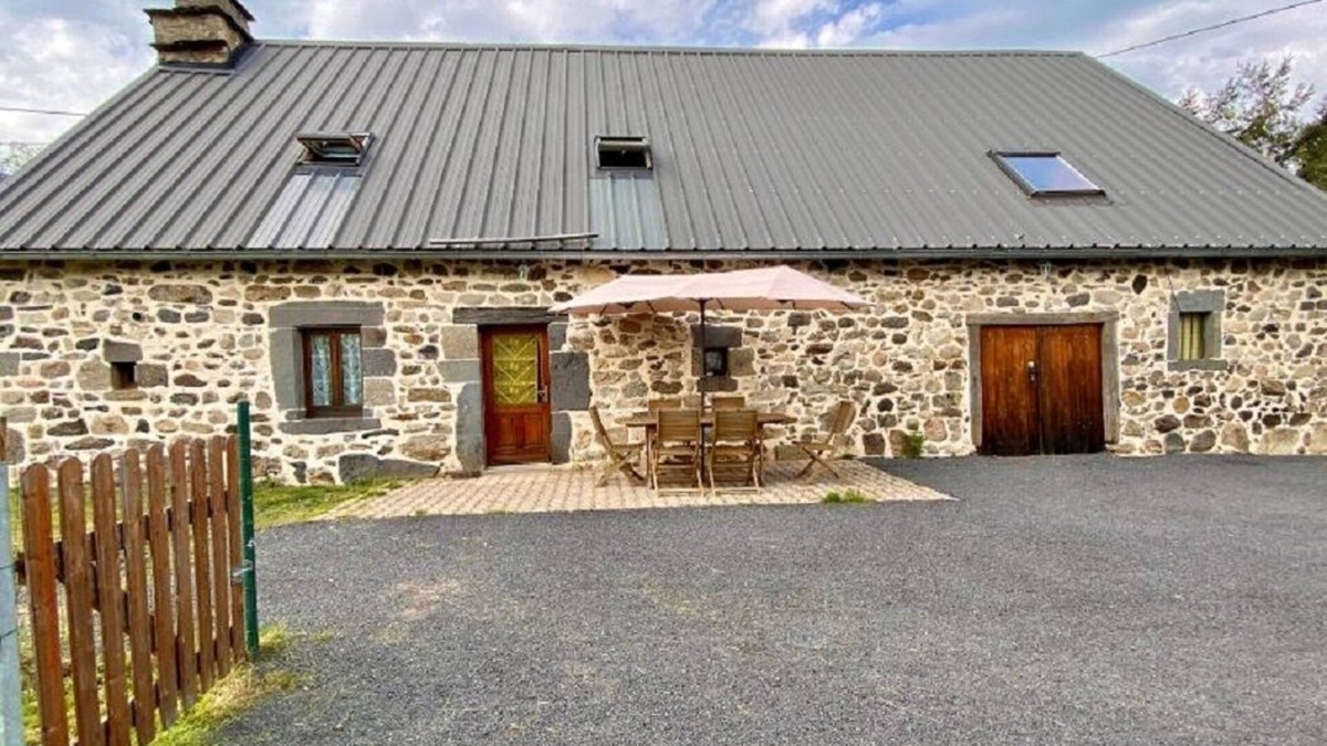 Saint-Donat Cottage | DETACHED HOUSE 3 BEDROOMS BEDROOM 50 M² 6 8 PERS