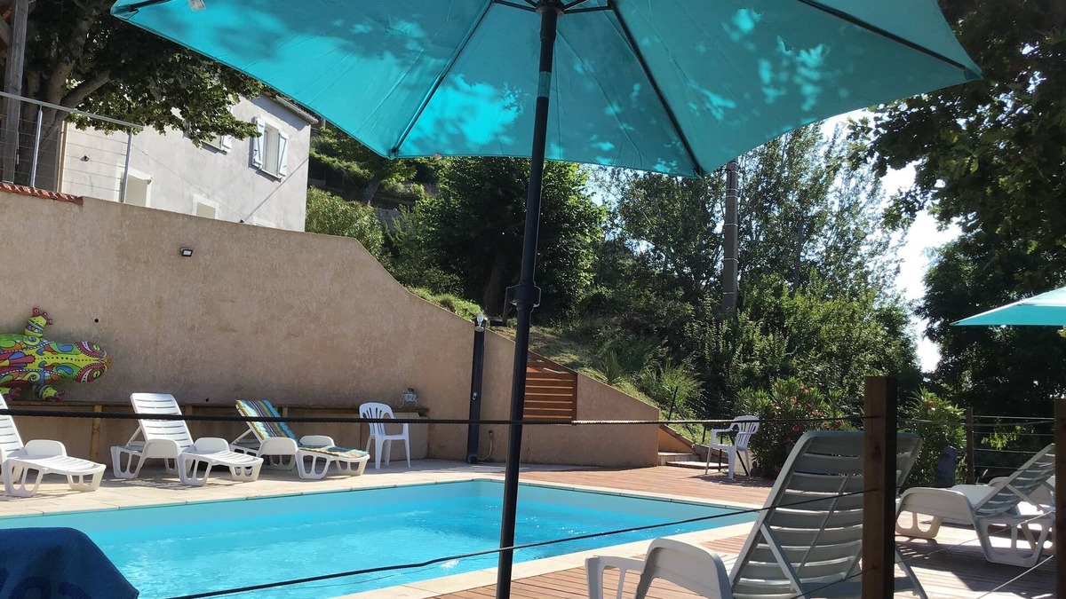 Antisanti House | Detached house divided into 4 fully-equipped apartments.