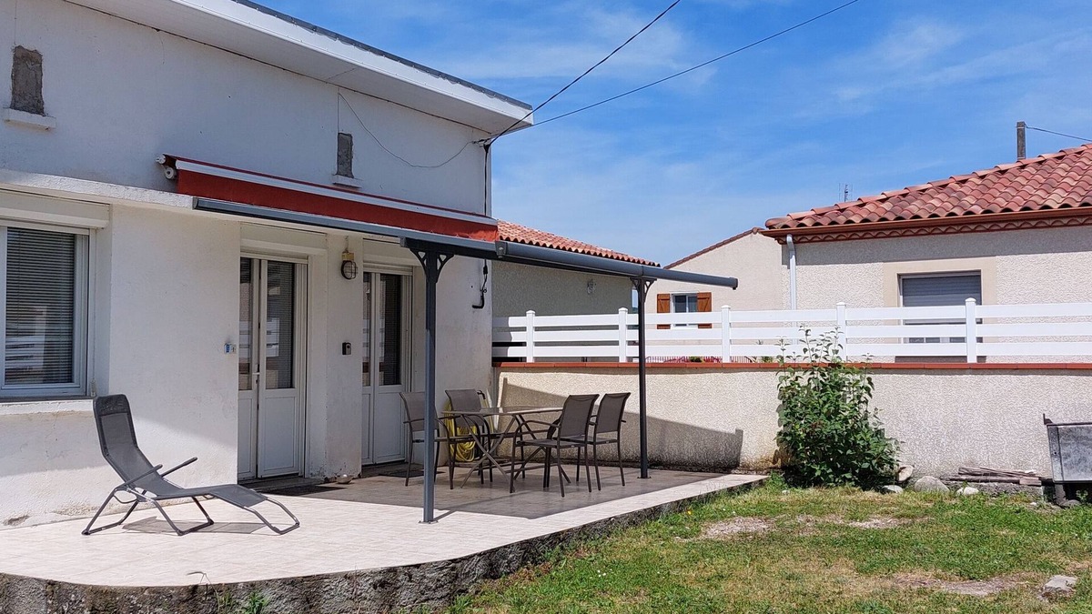 Lorp-Sentaraille House | Detached house with garden, quiet location