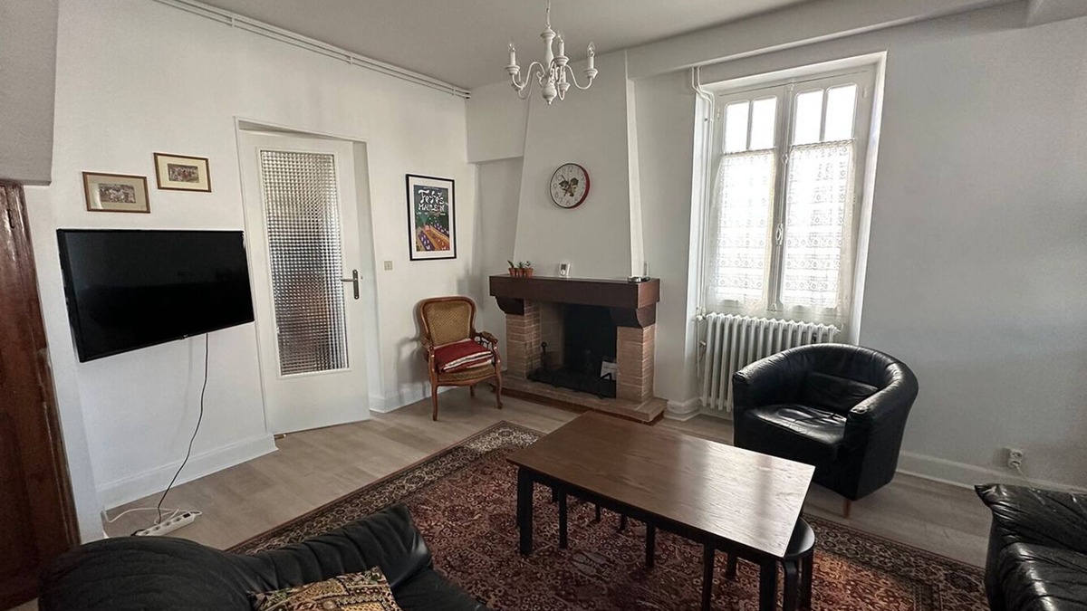 Cheraute House | Detached house on fenced plot 300m from shops and municipal pool.
