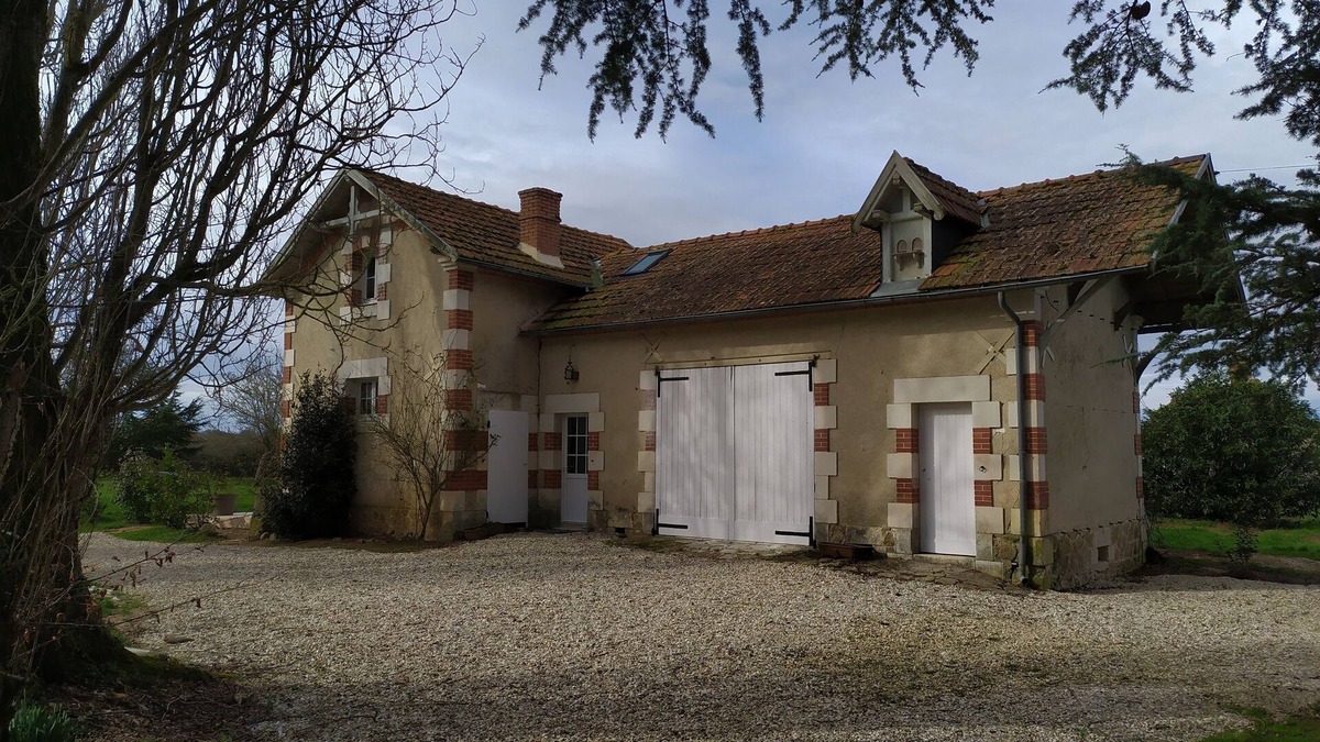 Velles Cottage | DETACHED HOUSE SET IN 2 HECTARES