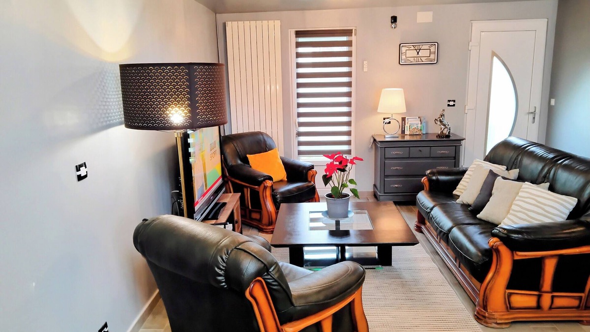 Noisiel House | Detached house with garden. Between Paris & Disney. Wi-Fi & Break fast Free