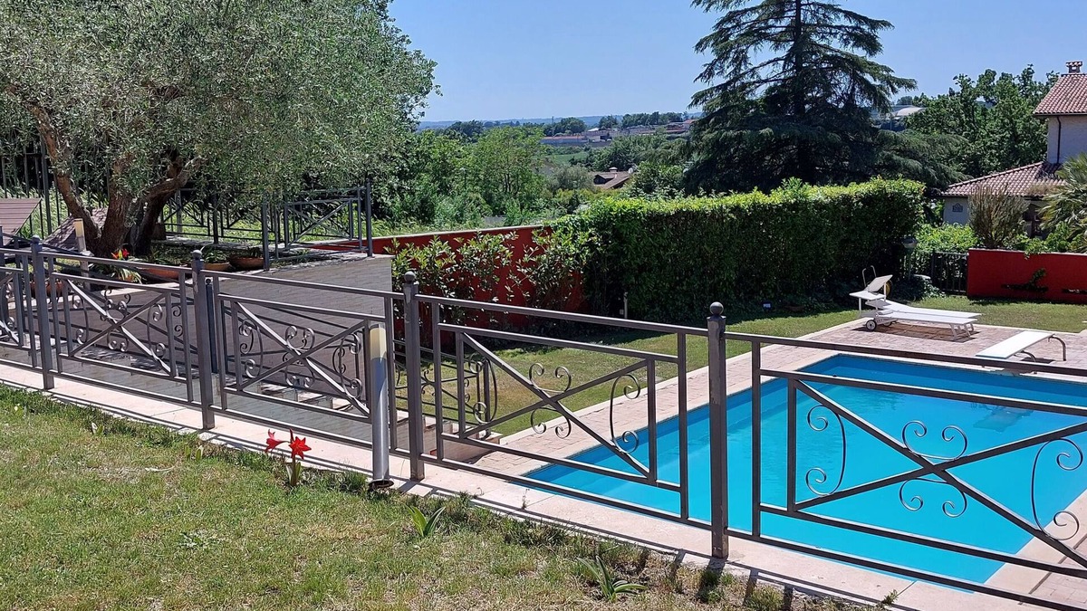 Riano Villa | Detached house with large private masonry pool for exclusive use