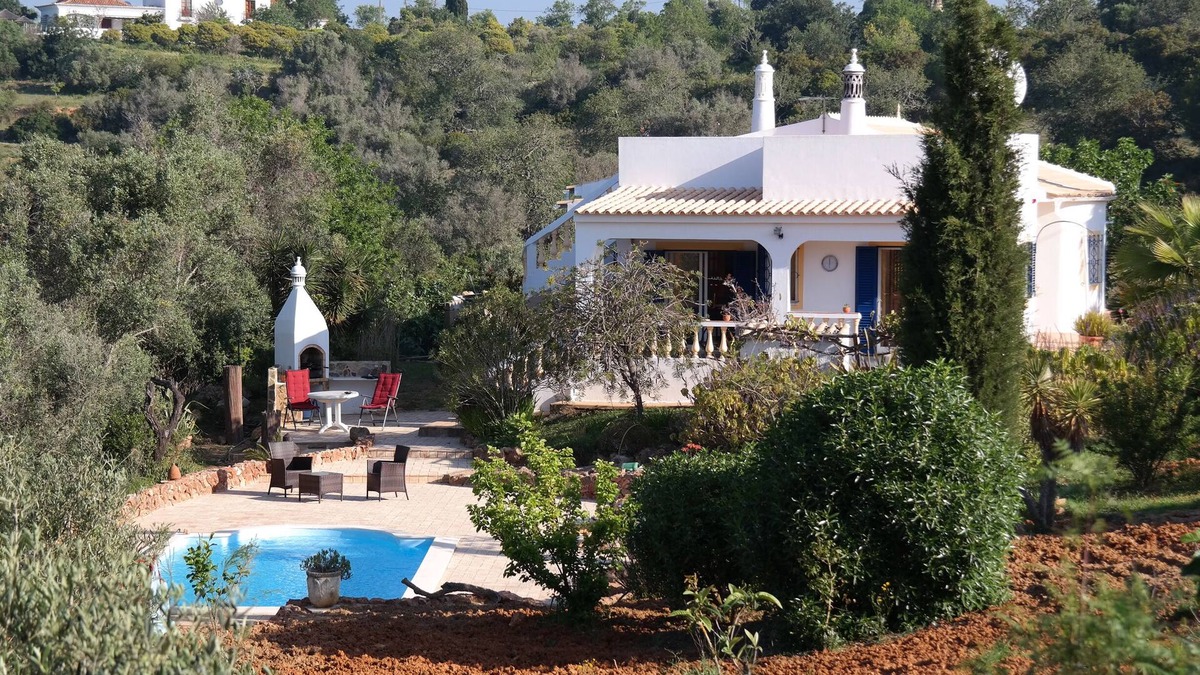Porches Villa | Detached house with several terraces and pool, close to the beach, free WLAN