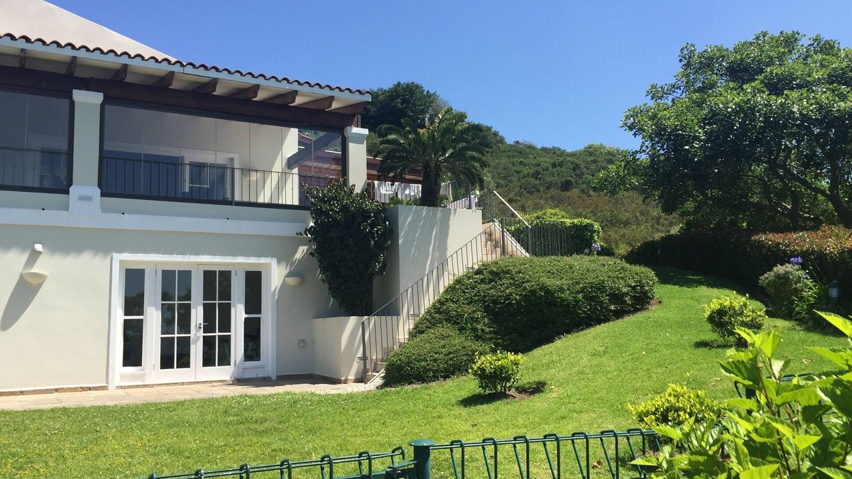 Plettenberg Bay House | Detached house with sea view, huge garden, pool + own gym