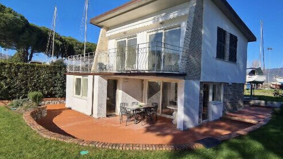 Fiumaretta Villa | Detached villa with garden COD-CITRA 011001LT0116