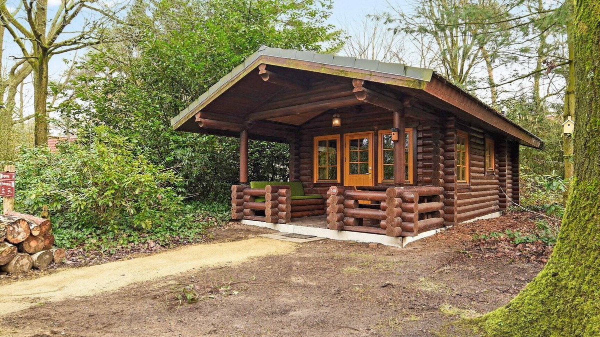 Westelbeers Cottage | Detached log cabin for 2 people