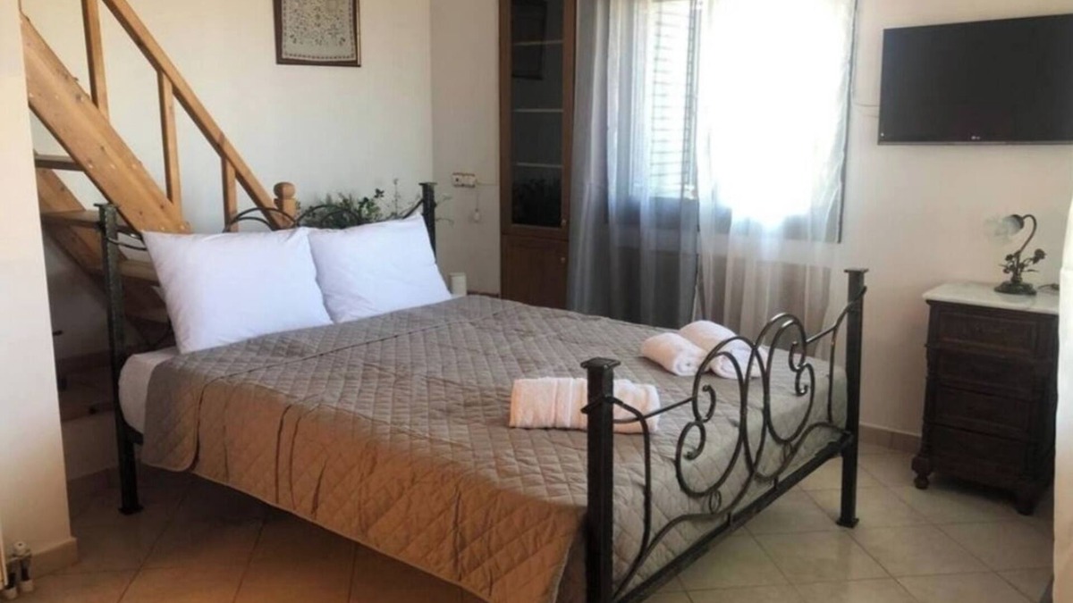 Friligkianika Resort | Detached maisonette House with two verandas, and full furnitured.