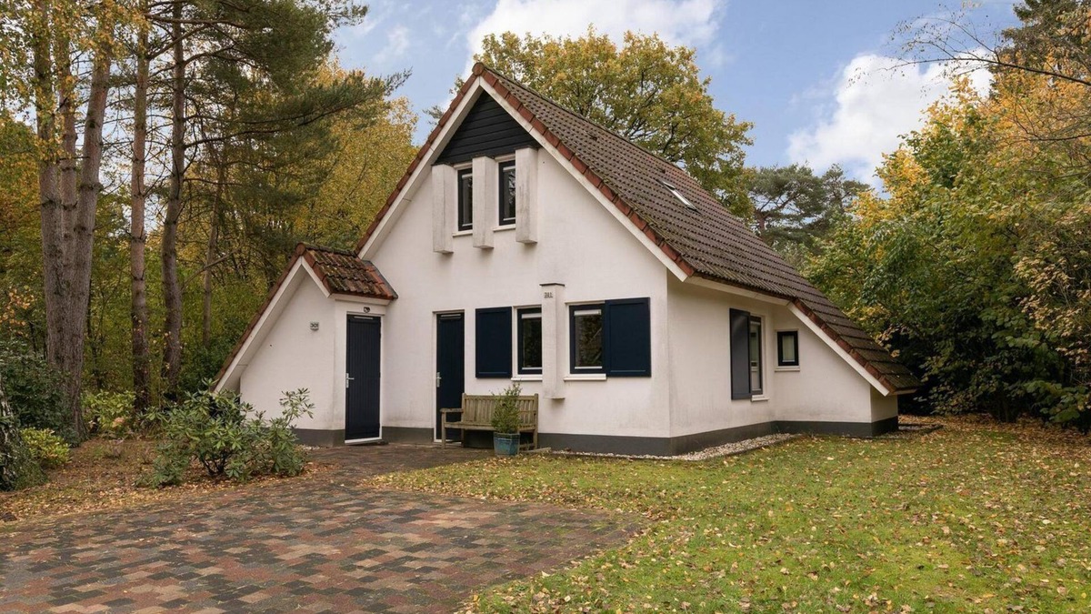 Hooghalen House | Detached, modern holiday home with high-end amenities in Drenthe.