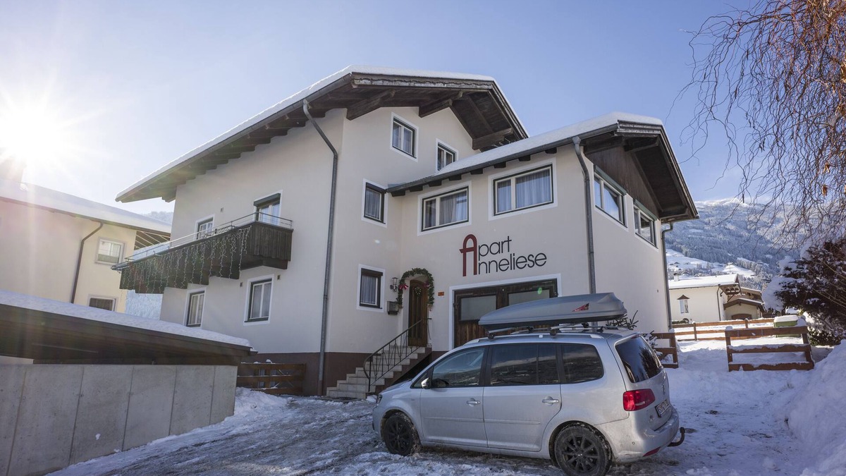 Kapfing House | Detached, pet-friendly, vacation home Anneliese in Fügen