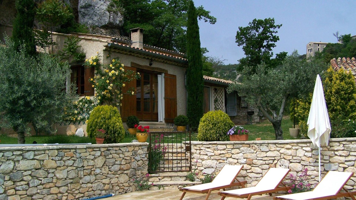 Simiane-la-Rotonde House | Detached Provencal house with private pool!