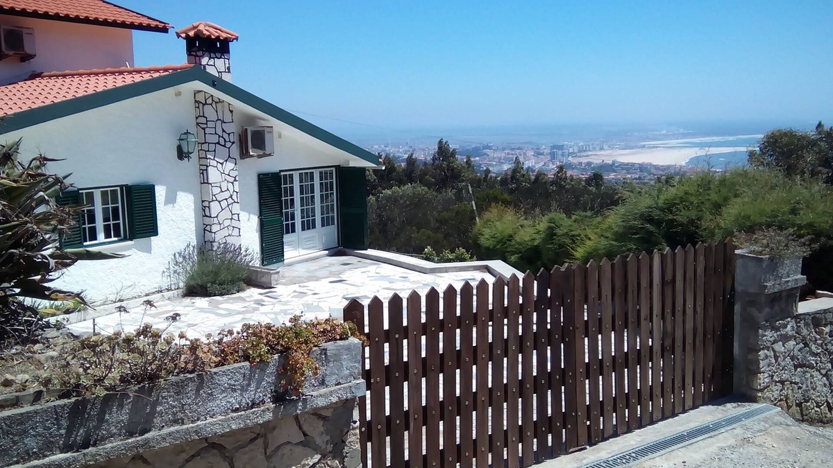 Figueira da Foz House | Detached rustic house with stunning views and relaxing surroundings