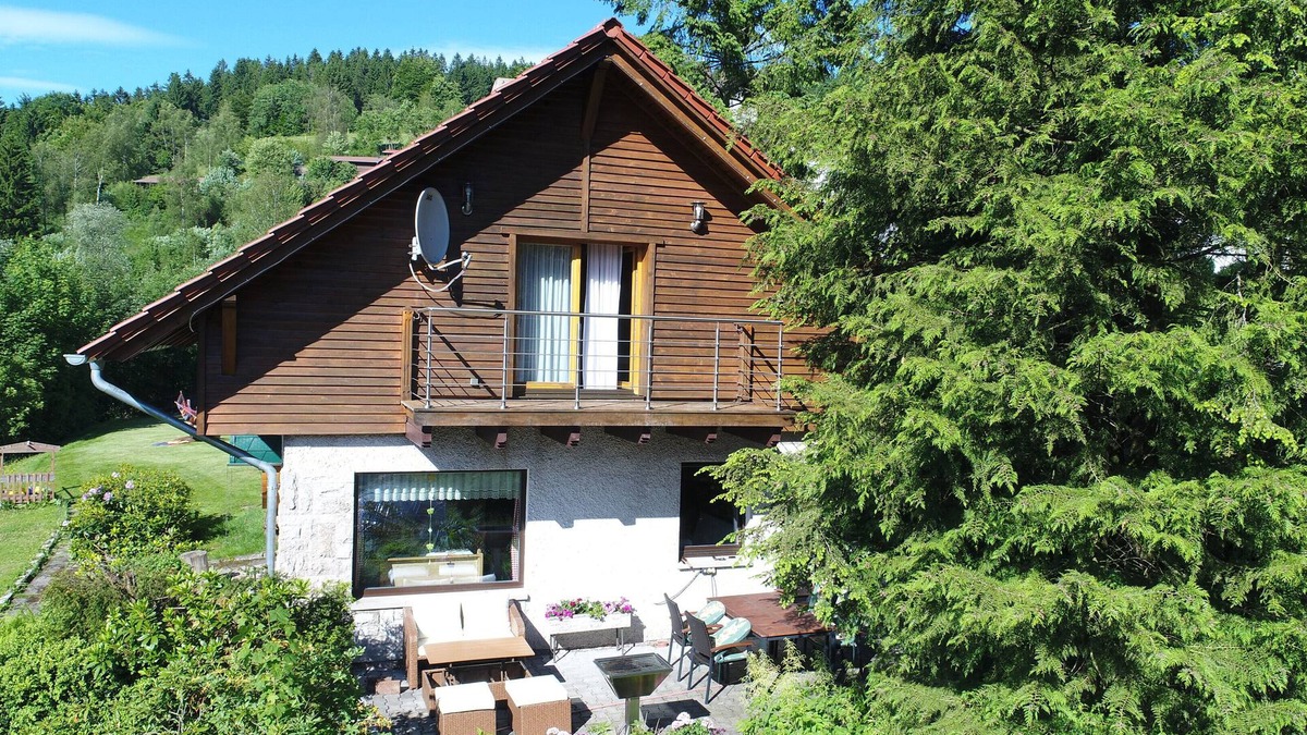 Fehrenbach House | Detached vacation home with sauna and whirlpool for individual use