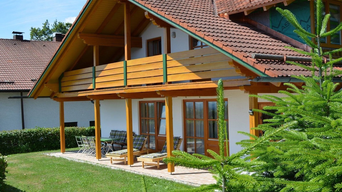Renholding Apartment | Detached vacation home with three bedrooms and balcony