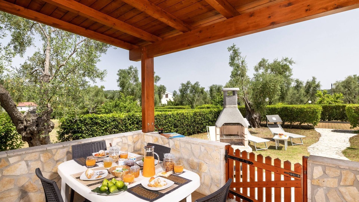 Chiesiola Apartment | Detached Villa, 55 square meters, on the ground floor with private garden of 150 square meters with barbecue and sunbeds