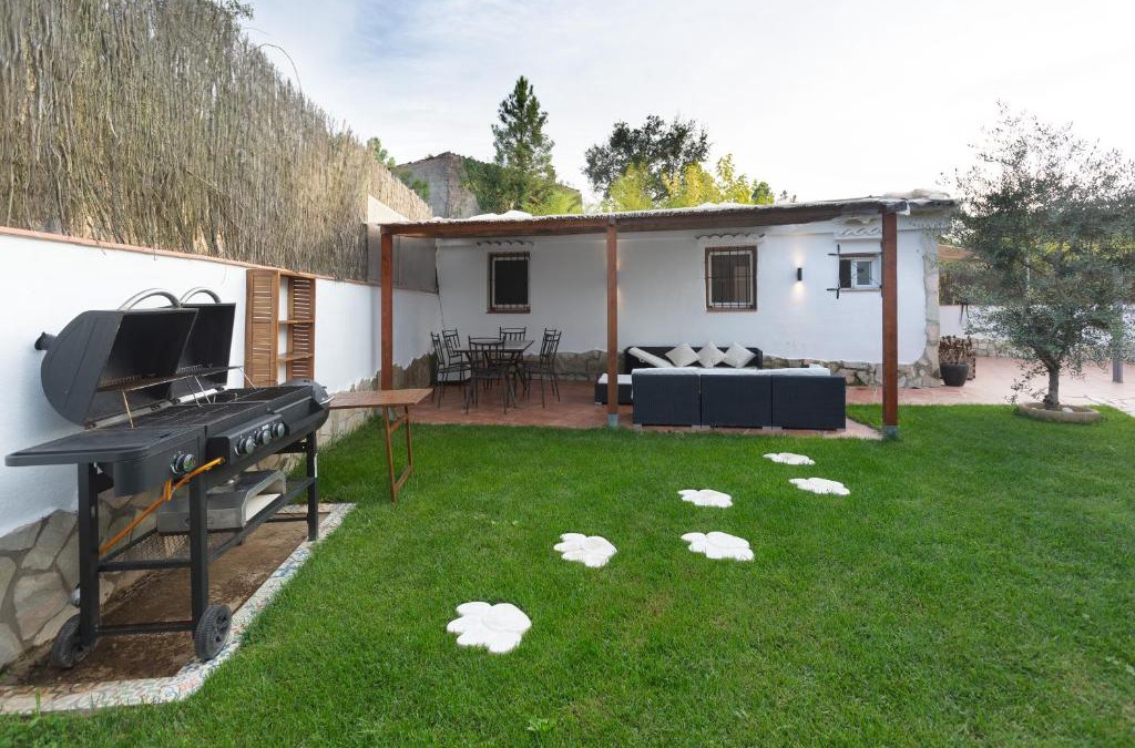 Puigventos Villa | Detached villa for 6 People in Lloret de Mar with comunal Outdoor swimming pool