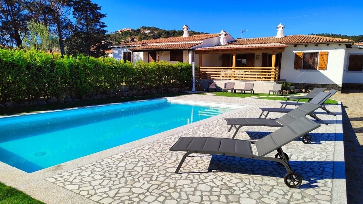 La Conia Villa | Detached villa with large garden and swimming pool 50 mt from the sea