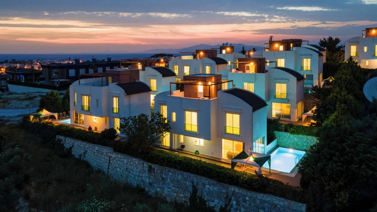 Kadnlar Denizi Mahallesi Villa | Detached Villa with Private Swimming Pool, and a Magnificent Panoramic Sea View