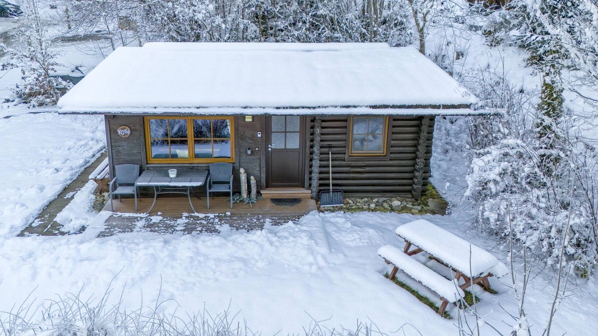 Woergl Ski Chalet | Detached wooden chalet with panoramic views