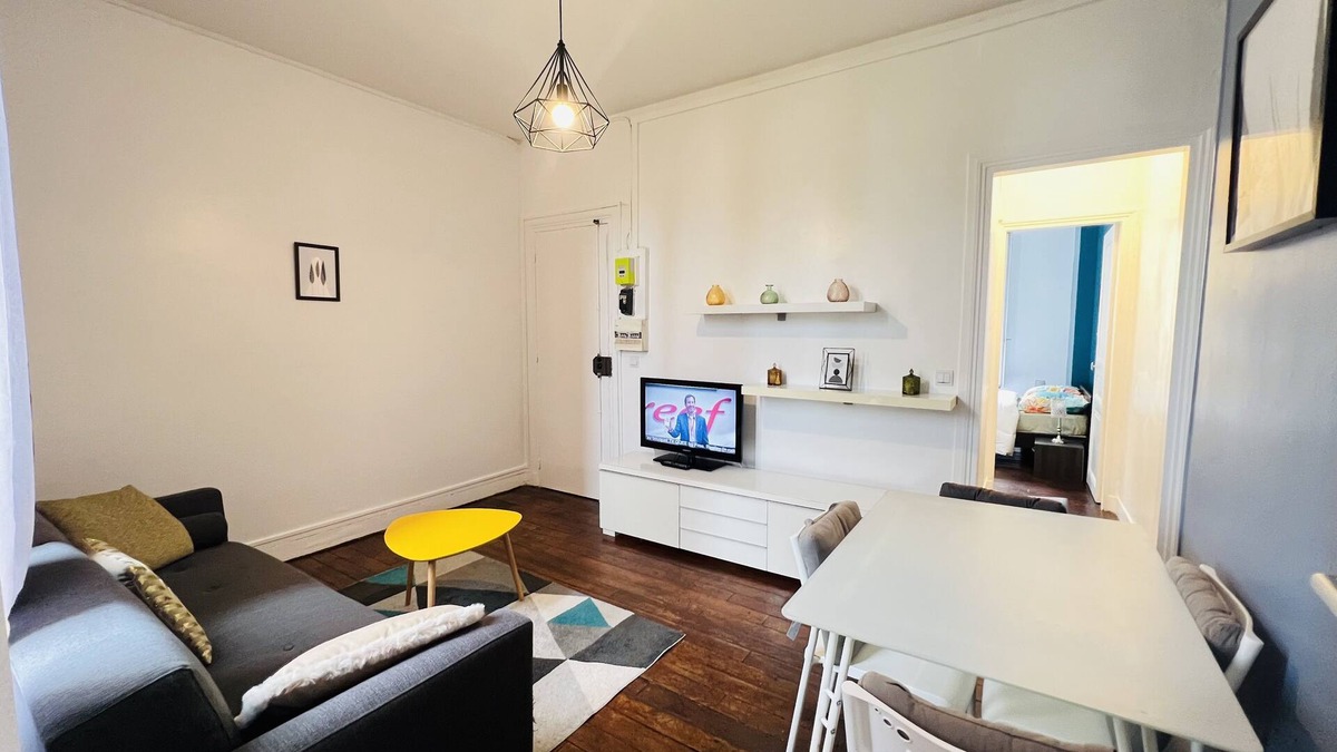 Aubervilliers Apartment | Deux Pièces Cosy au Calme