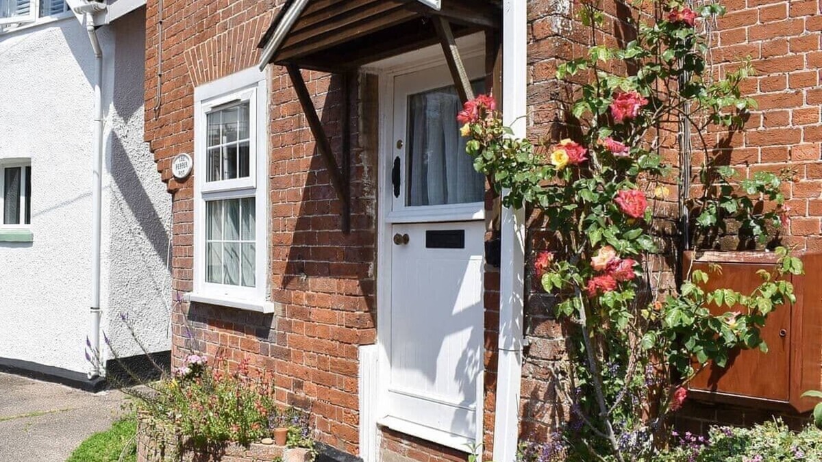 Lympstone Cottage | Devonshire cottage nestled in a pretty fishing village
