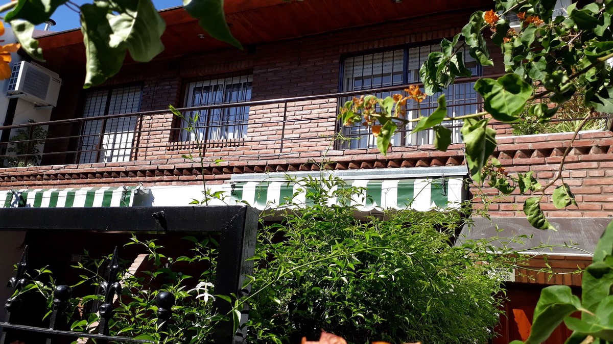 Villa Devoto House | DEVOTED HOUSE 5238 located at Bacon street 5238 Capital Federal -Buenos Aires- Arg.