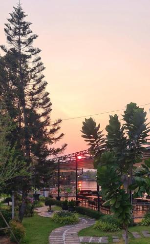 Samut Songkhram Hotel | Dhammachart RiverView