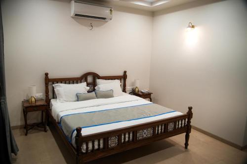 Jadhavwadi House | Dharohar Thaani Room