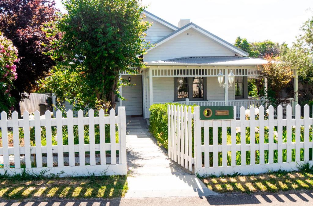 Hepburn Springs House | Di Maggio House - Luxury interiors - Free Parking and Wi-Fi
