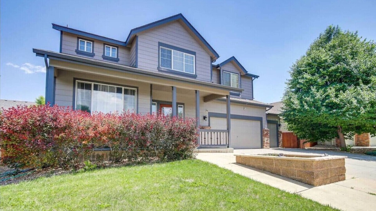 Commerce City House | DIA/Airport retreat I 20 mins to Downtown Denver